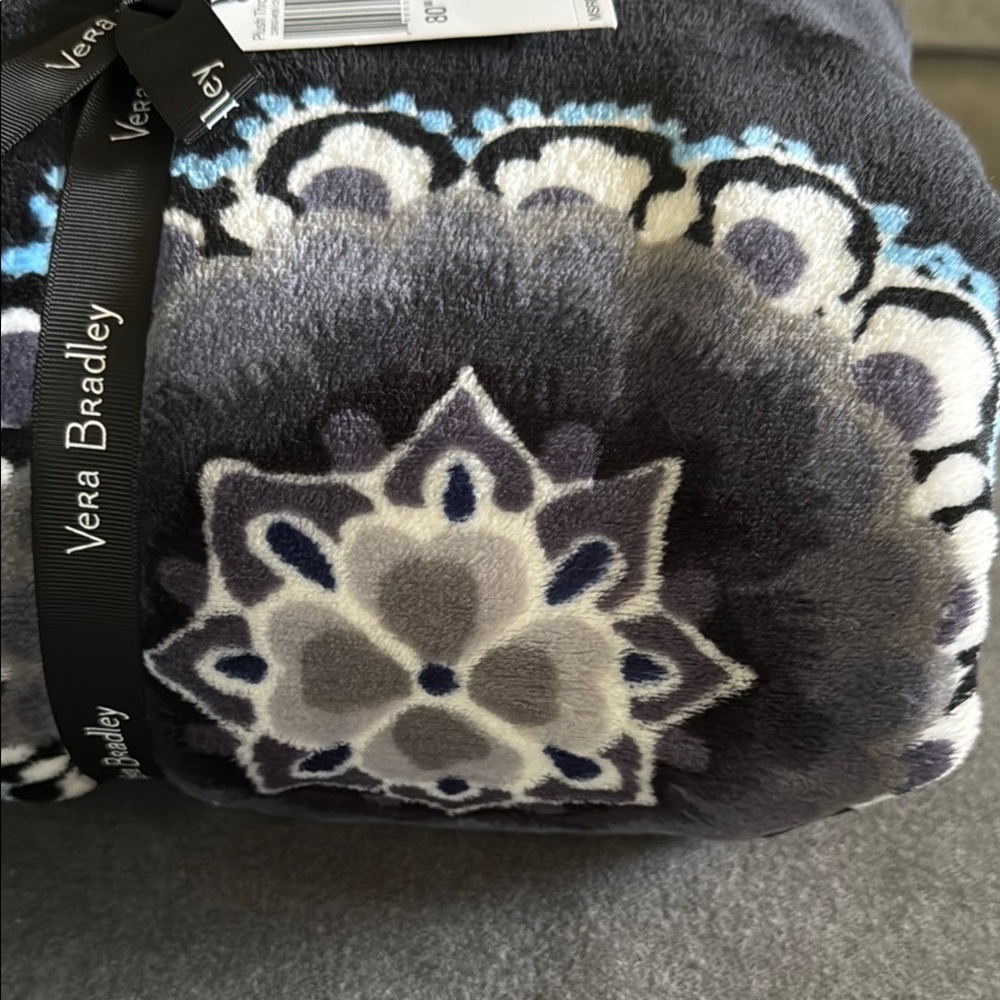 Vera Bradley Cozy Blanket - Picture 3 of 3